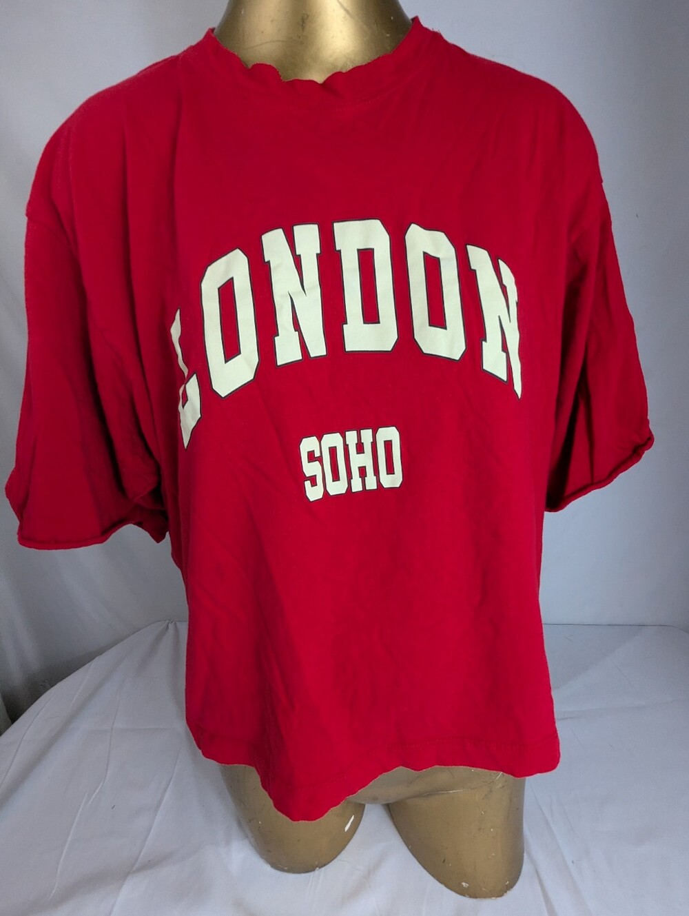 London Soho' Women's Graphic Cropped Red Tshirt Large